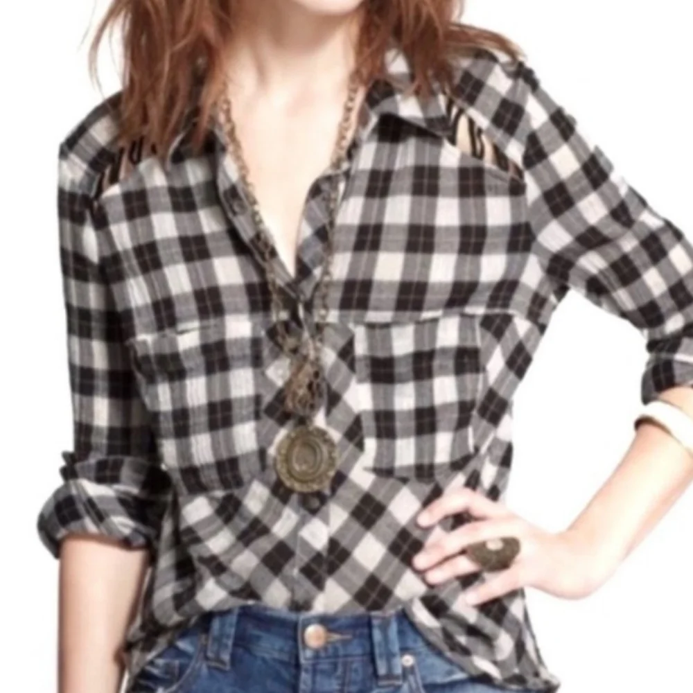 Free People women's long sleeve black/white plaid shirt size (S)
